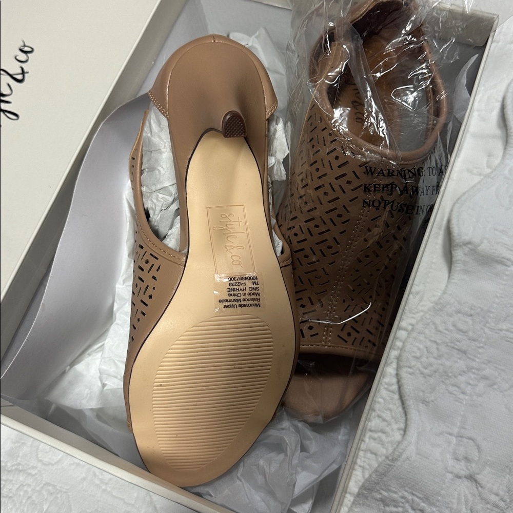 Style & Co Open Toe Nude Heel Size 7 - Picture 3 of 7
